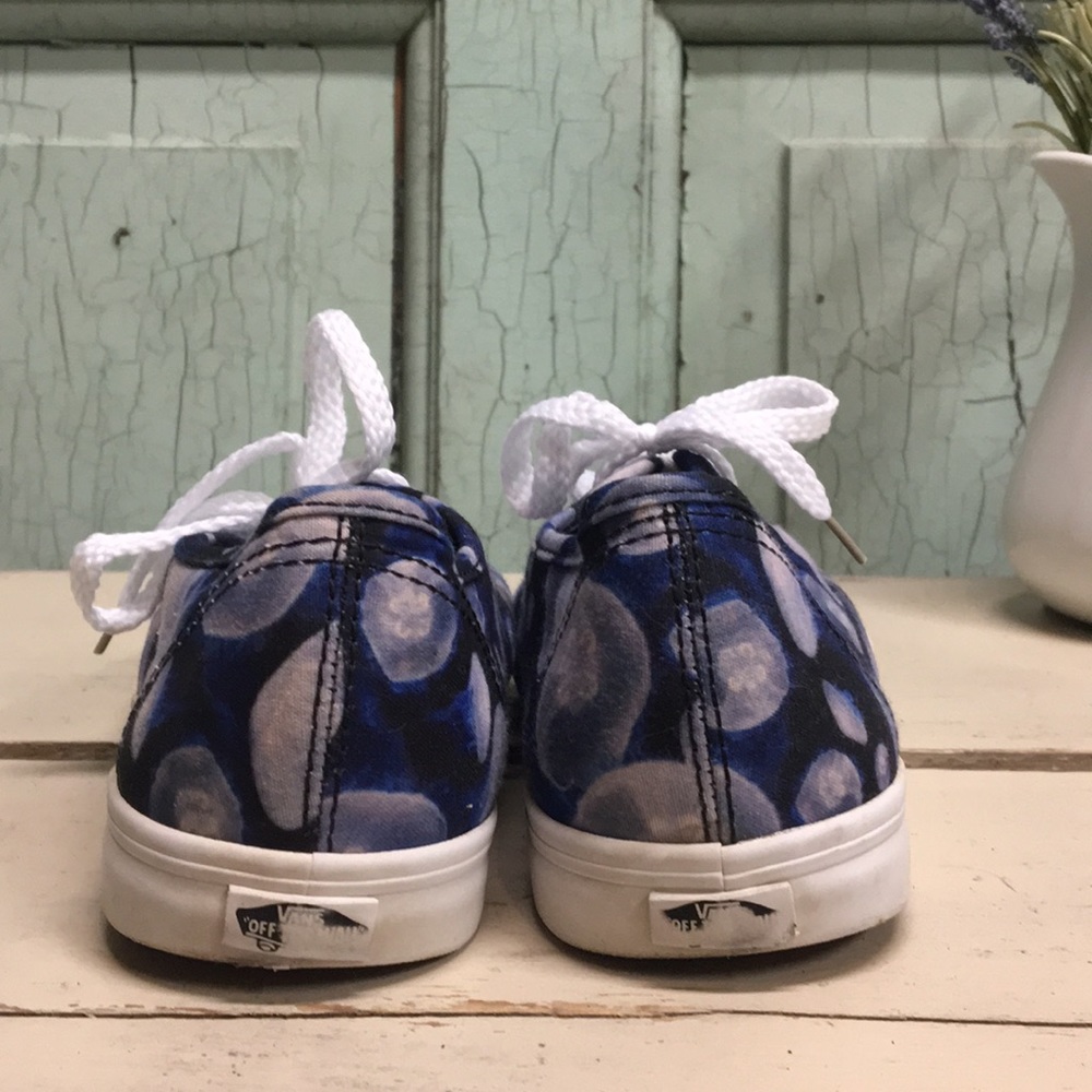 Jellyfish Vans View 3